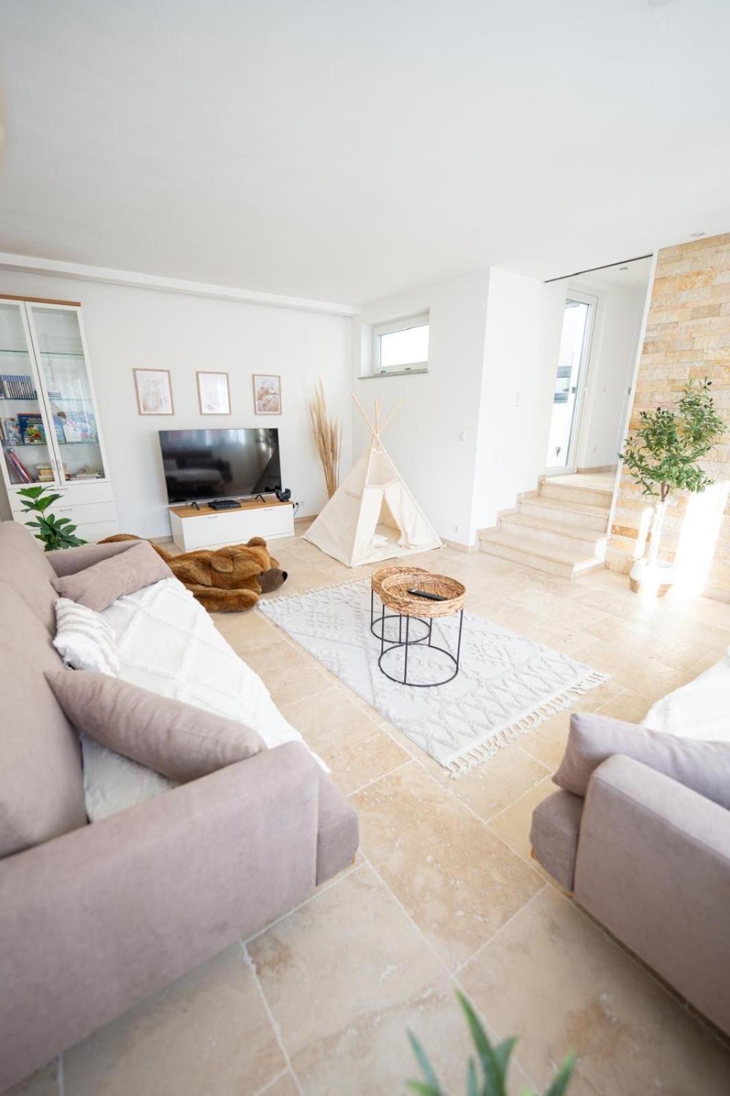 -Stadthaus Ida- Mit Grosser Dachterasse, Am Schlosspark, Luftkurort Kisslegg, Boxspringbetten, Kaffeevollautomat, Smarttv, Familienfreundlich, Grosszuegig, Zentral Esterno foto